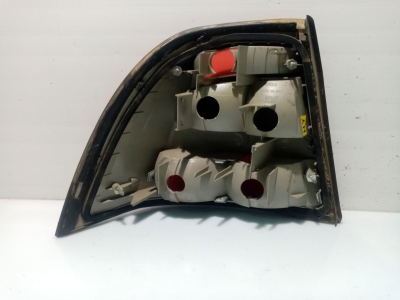 Recambio de piloto trasero derecho para opel vectra b berlina referencia OEM IAM 1223244  