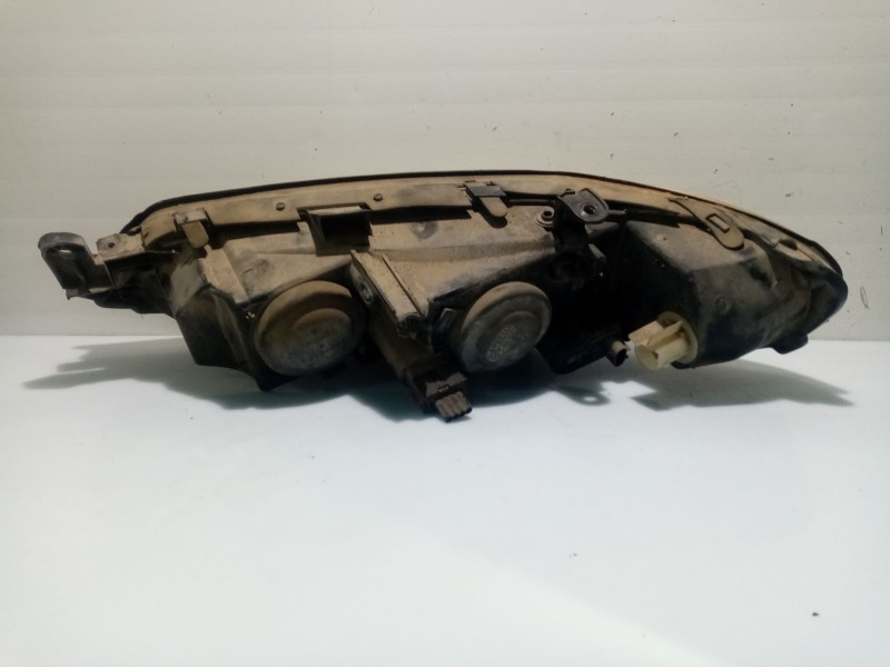 Recambio de faro derecho para opel vectra b berlina referencia OEM IAM 1216058  