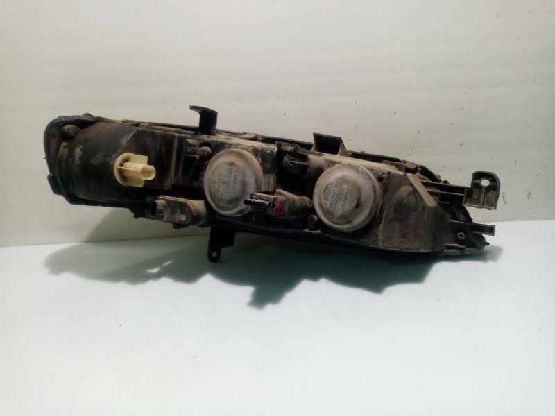 Recambio de faro izquierdo para opel vectra b berlina referencia OEM IAM 1216057  