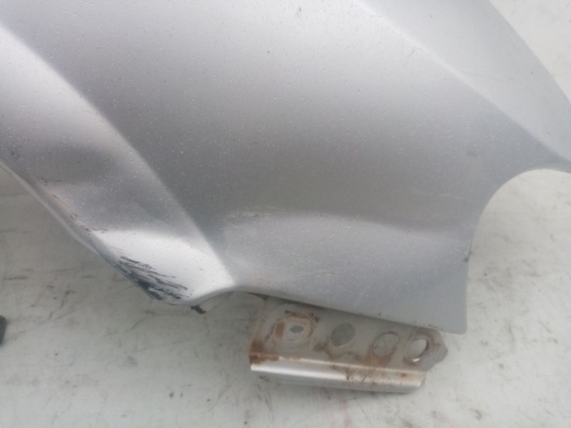 Recambio de aleta delantera derecha para opel vectra b berlina referencia OEM IAM 1102029  