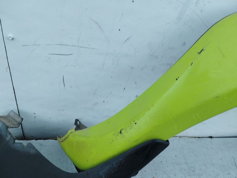 Recambio de aletin delantero derecho para nissan np300 pick-up (lcd22) double cab 4x4 referencia OEM IAM 63832VK00A  