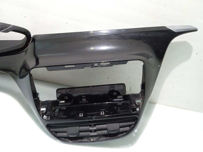 Recambio de moldura para peugeot 208 i (ca_, cc_) 1.0 referencia OEM IAM 9673830077  