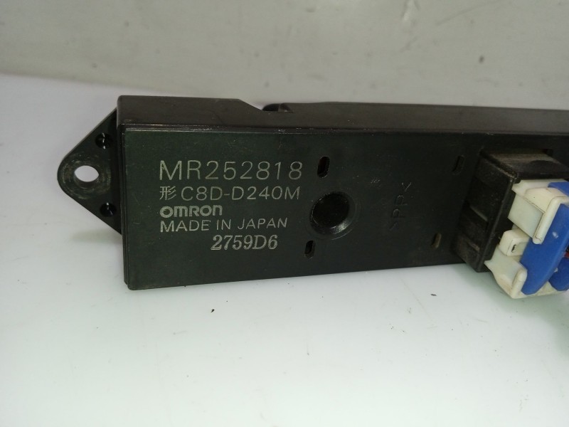 Recambio de mando elevalunas trasero izquierdo para mitsubishi galant viii (ea_) 2.0 tdi (ea6a) referencia OEM IAM MR252818  