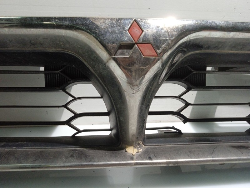 Recambio de rejilla delantera para mitsubishi galant viii (ea_) 2.0 tdi (ea6a) referencia OEM IAM MR441120  