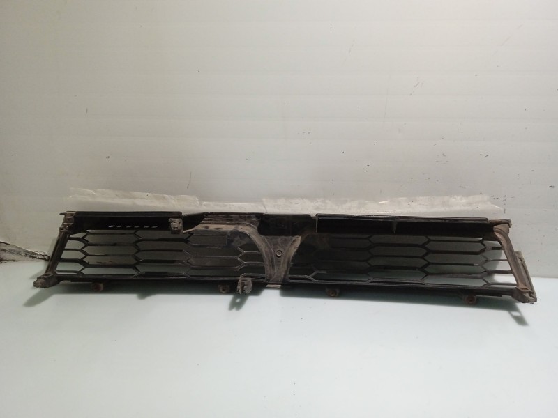 Recambio de rejilla delantera para mitsubishi galant viii (ea_) 2.0 tdi (ea6a) referencia OEM IAM MR441120  
