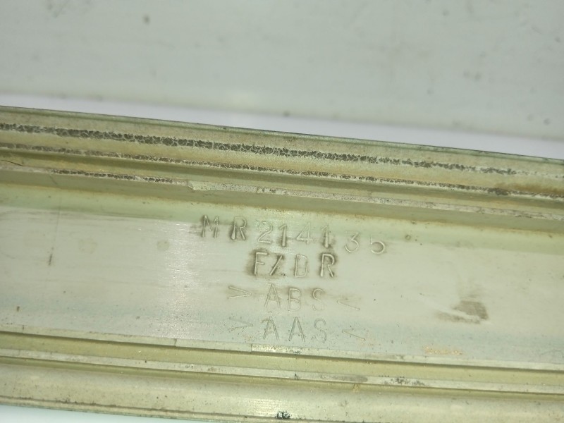 Recambio de moldura para mitsubishi galant viii (ea_) 2.0 tdi (ea6a) referencia OEM IAM MR214135  