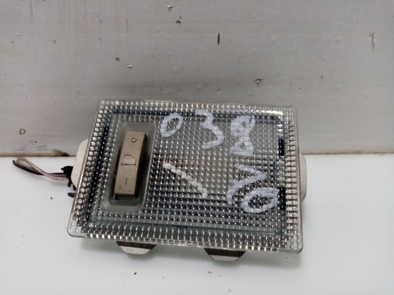 Recambio de luz interior para opel corsa d enjoy referencia OEM IAM 13101642  