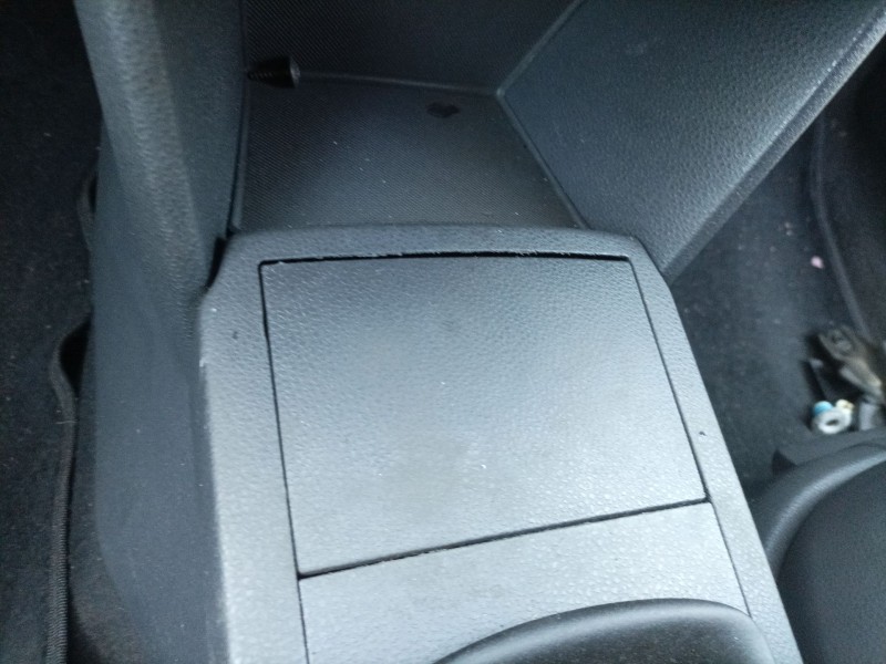 Recambio de cenicero para volkswagen polo iv (9n_, 9a_) 1.9 sdi referencia OEM IAM   