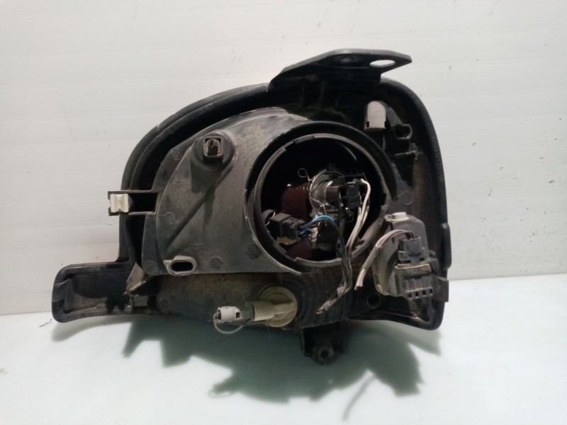Recambio de faro derecho para renault kangoo 4x4 referencia OEM IAM 260105328R  