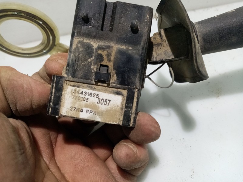 Recambio de mando intermitentes para renault kangoo 4x4 referencia OEM IAM 34431625 7701053057 