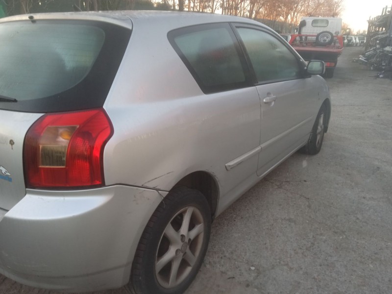 toyota corolla (_e12_) del año 2002