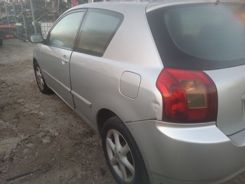 toyota corolla (_e12_) del año 2002