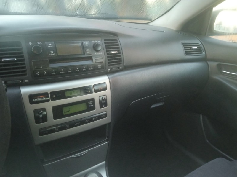 toyota corolla (_e12_) del año 2002