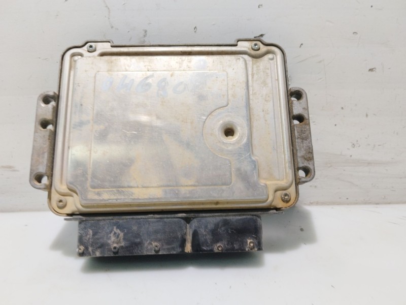 Recambio de centralita motor uce para opel astra h berlina enjoy referencia OEM IAM 0281012694 55560810 