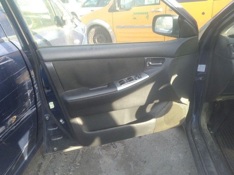 toyota corolla (_e12_) del año 2005