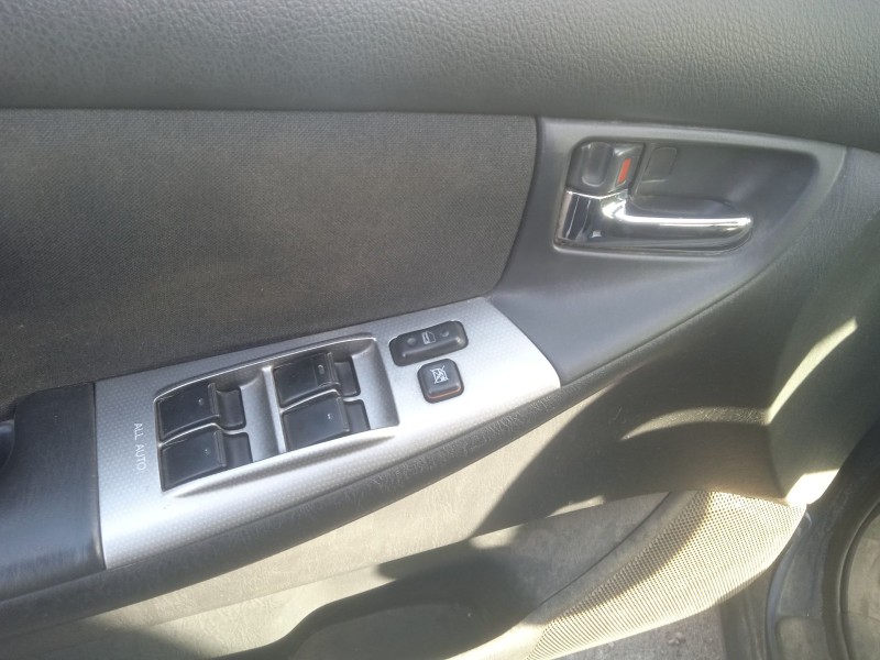 toyota corolla (_e12_) del año 2005