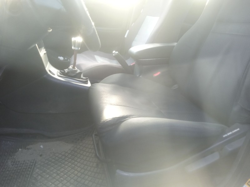 toyota corolla (_e12_) del año 2005