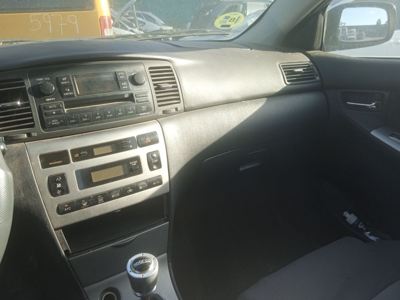 toyota corolla (_e12_) del año 2005