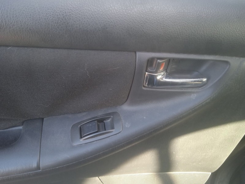 toyota corolla (_e12_) del año 2005