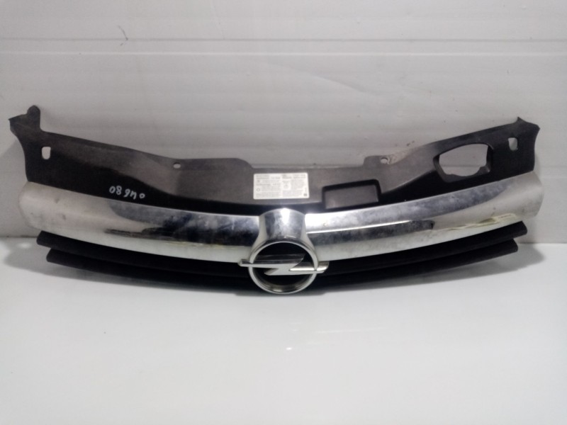 Recambio de rejilla delantera para opel astra h berlina enjoy referencia OEM IAM 6320114  