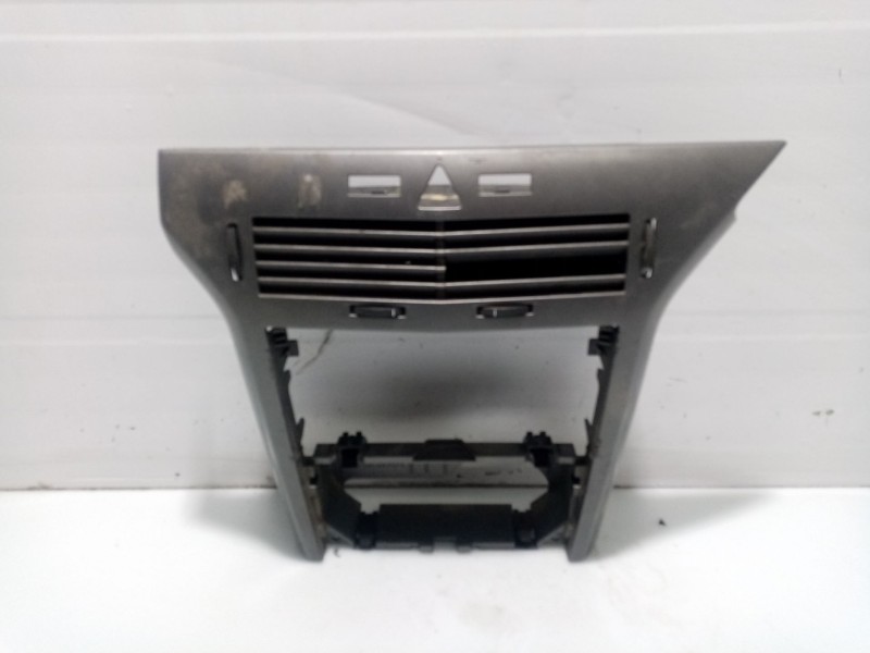 Recambio de moldura para opel astra h berlina enjoy referencia OEM IAM 331985437  