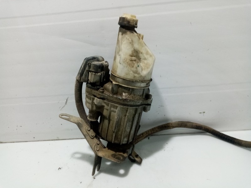 Recambio de bomba direccion para opel astra h berlina enjoy referencia OEM IAM 5948233  