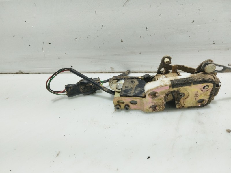 Recambio de cerradura puerta trasera izquierda para mitsubishi galloper (hyundai) 2.5 turbodiesel referencia OEM IAM 3536CPTI  