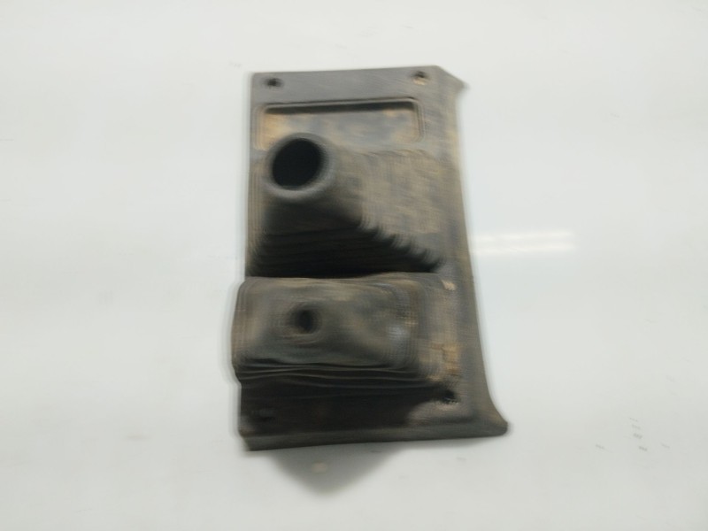 Recambio de moldura para mitsubishi galloper (hyundai) 2.5 turbodiesel referencia OEM IAM HQ614102  