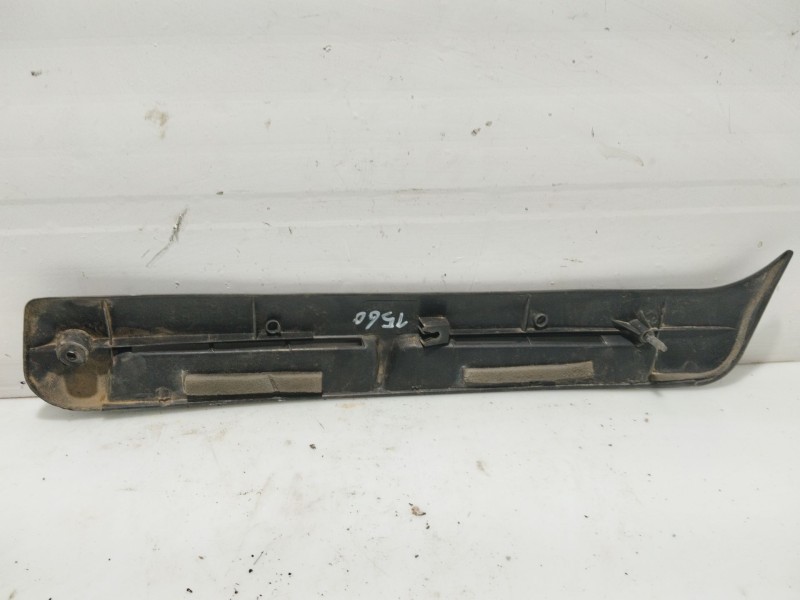 Recambio de moldura para mitsubishi galloper (hyundai) 2.5 turbodiesel referencia OEM IAM HR630222  