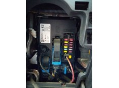 Recambio de caja reles / fusibles para opel corsa d 1.3 16v cdti referencia OEM IAM 13217394EH 13142241  2