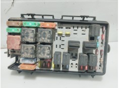 Recambio de caja reles / fusibles para opel corsa d 1.3 16v cdti referencia OEM IAM 13217394EH 13142241 