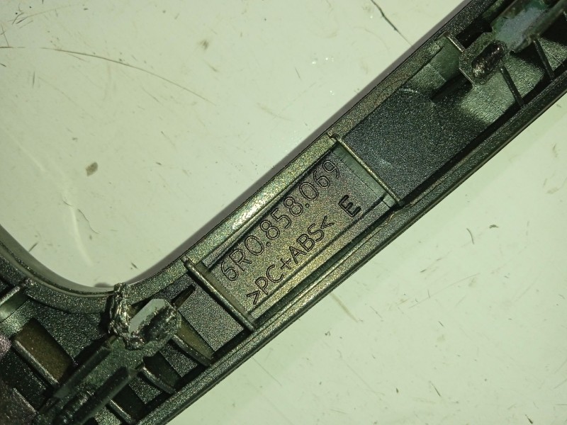 Recambio de moldura para vw polo v (6r1, 6c1) 1.2 tsi referencia OEM IAM 6R0858069  