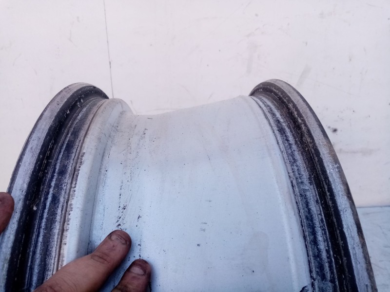 Recambio de llanta para jeep gr. cherokee (wh) 3.0 crd laredo referencia OEM IAM 68318018AA  