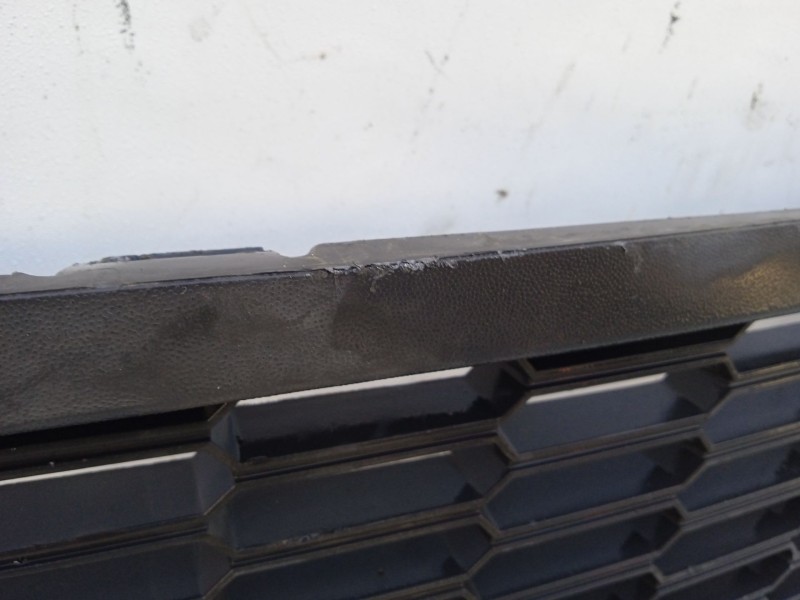 Recambio de rejilla paragolpes delantero para vw polo v (6r1, 6c1) 1.2 tsi referencia OEM IAM 6R0853677B  