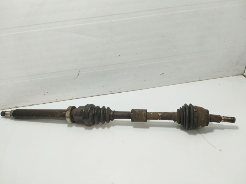 Recambio de transmision delantera derecha para ford focus iii 1.6 ti referencia OEM IAM 2006988  