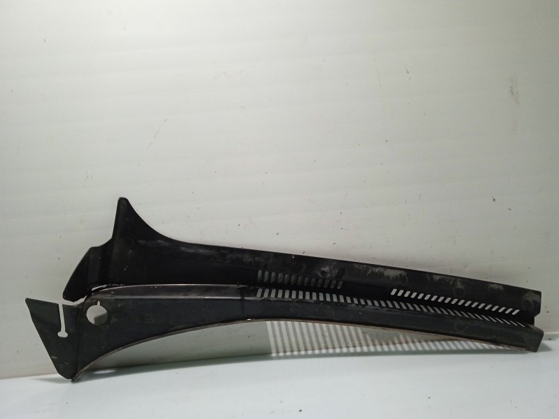 Recambio de moldura para vw golf v (1k1) 1.9 tdi referencia OEM IAM 5M0819404B  