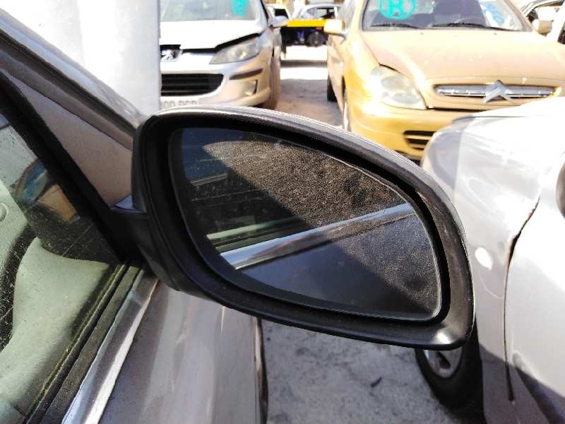 Recambio de retrovisor derecho para opel vectra c caravan elegance referencia OEM IAM 6428265  