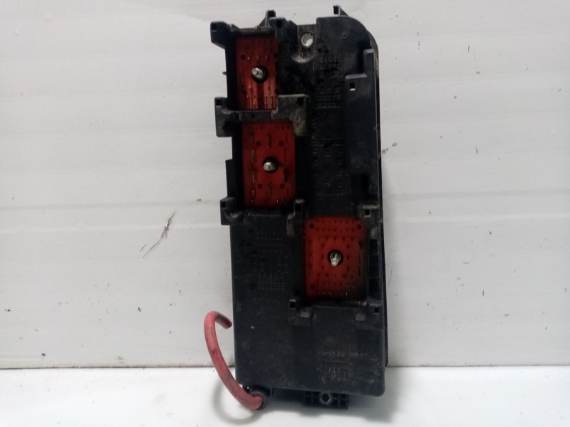 Recambio de caja reles / fusibles para opel vectra c caravan elegance referencia OEM IAM 13240247 519181101 
