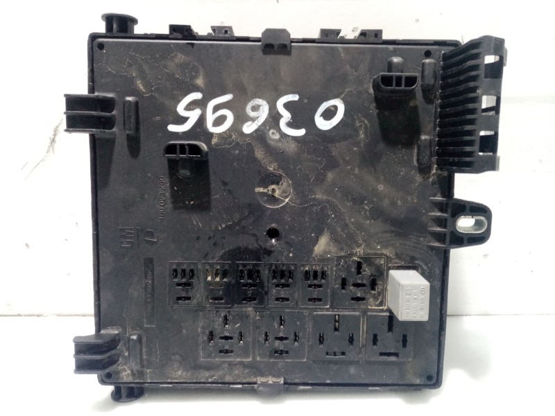 Recambio de caja reles / fusibles para opel vectra c caravan elegance referencia OEM IAM 93189487  
