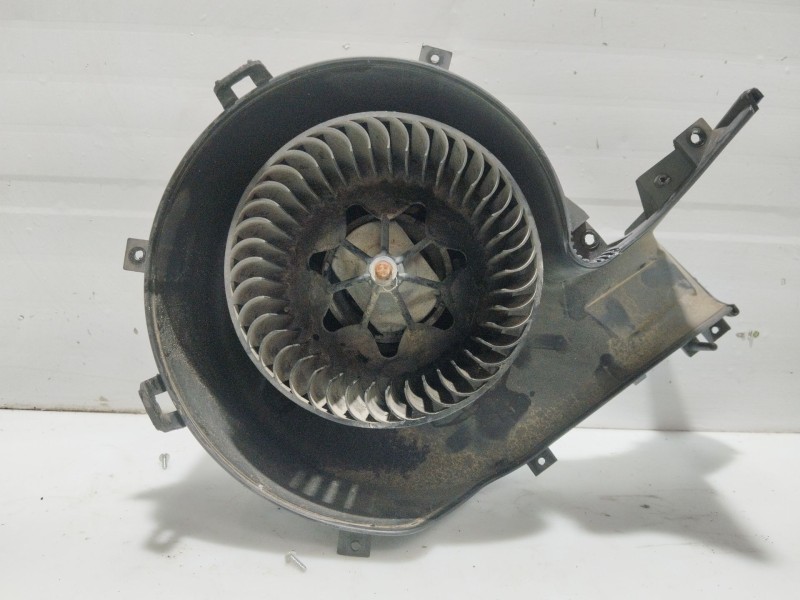 Recambio de motor calefaccion para opel vectra c caravan elegance referencia OEM IAM 13250115  