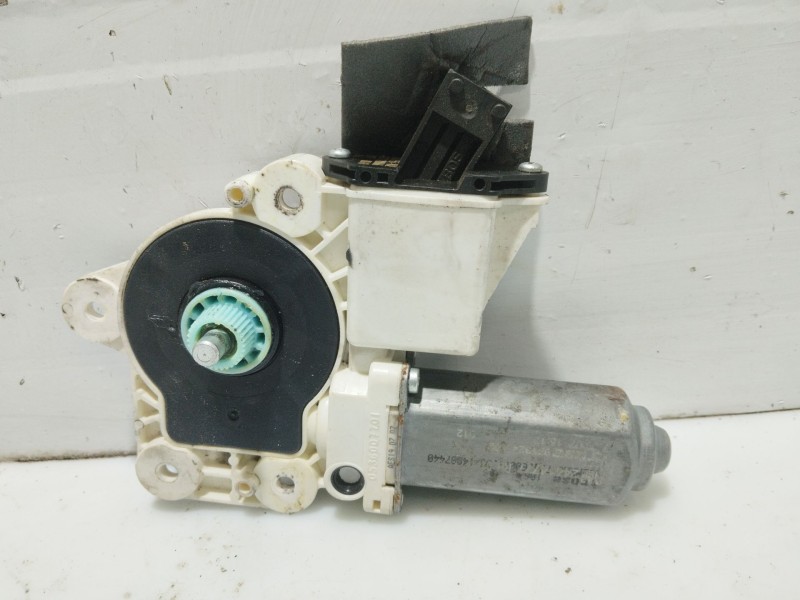 Recambio de motor elevalunas trasero izquierdo para opel vectra c caravan elegance referencia OEM IAM 24414777  