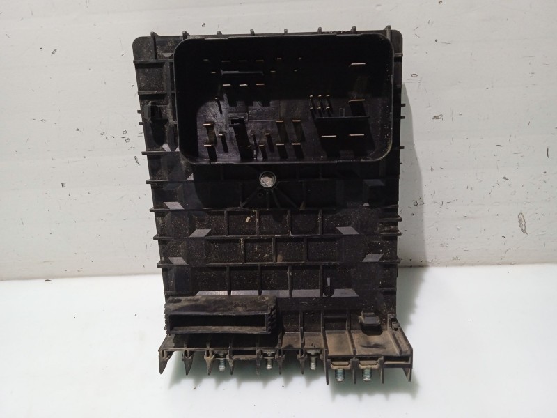 Recambio de caja reles / fusibles para vw golf v (1k1) 1.9 tdi referencia OEM IAM 1K0937125  