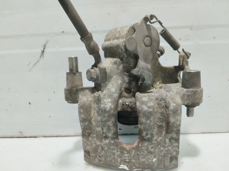 Recambio de pinza freno trasera derecha para opel vectra c caravan elegance referencia OEM IAM 93181405  