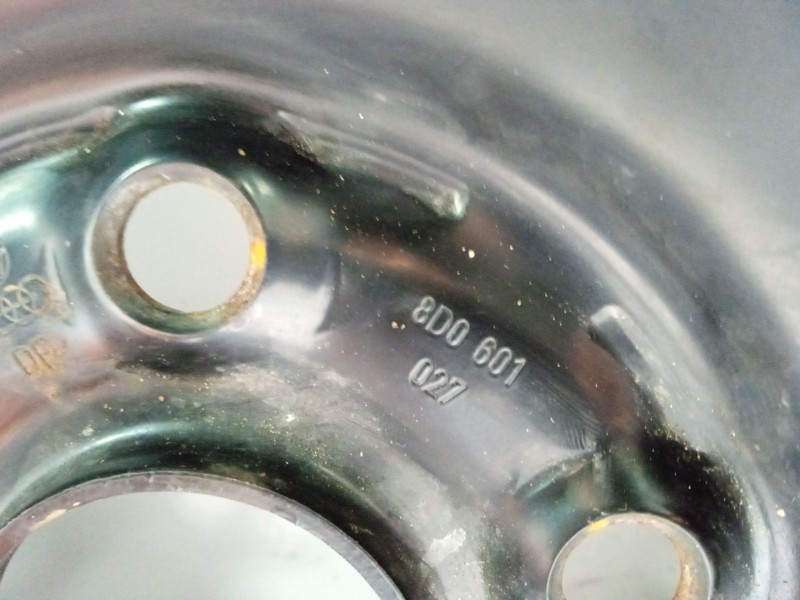 Recambio de llanta para vw golf v (1k1) 1.9 tdi referencia OEM IAM 8D0601027  