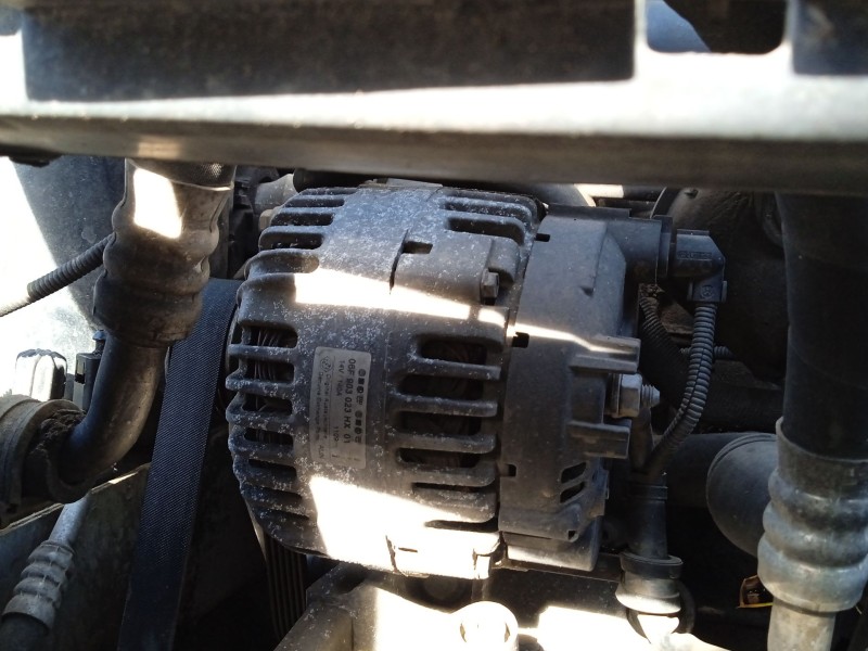 Recambio de alternador para vw golf v (1k1) 1.9 tdi referencia OEM IAM 06F903023HX 036903024L 036903024LX