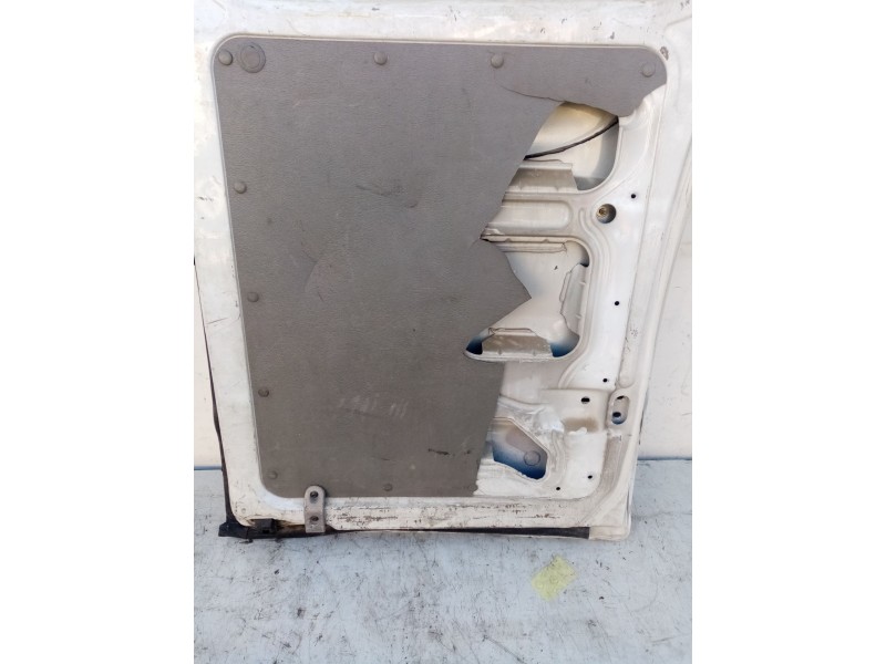 Recambio de porton trasero izquierdo para nissan interstar (x70) referencia OEM IAM 9340600Q0A  