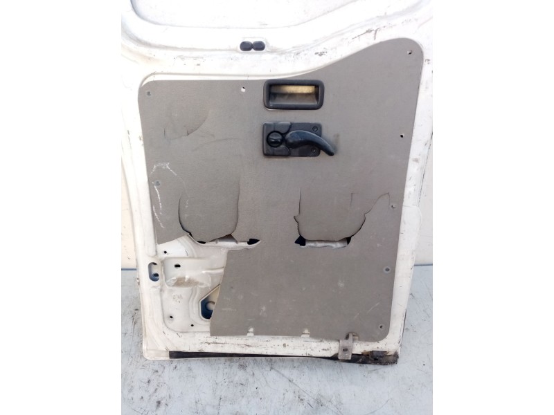 Recambio de porton trasero derecho para nissan interstar (x70) referencia OEM IAM 9340500Q0B  