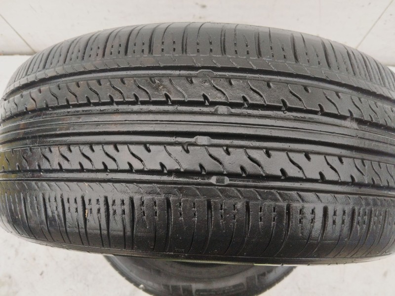 Recambio de neumatico para volkswagen passat berlina (3b2) básico referencia OEM IAM 20560R15  