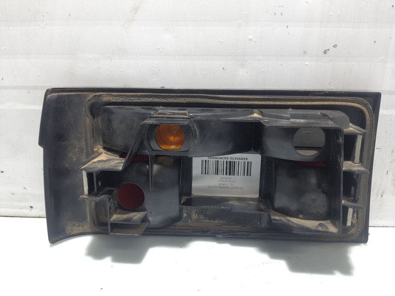 Recambio de piloto trasero derecho para renault 9 tse referencia OEM IAM 7701367633  