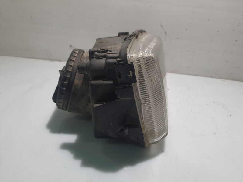 Recambio de faro derecho para volvo v70 familiar referencia OEM IAM 8628401  